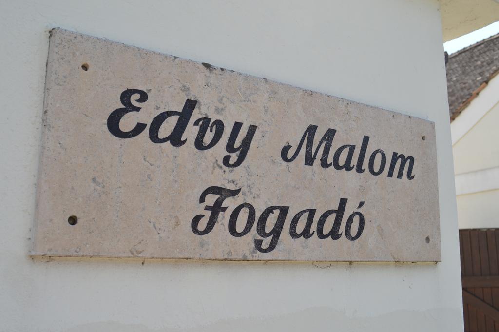 Edvy Malom Fogado Barokk Udvarhaz Pápa Εξωτερικό φωτογραφία